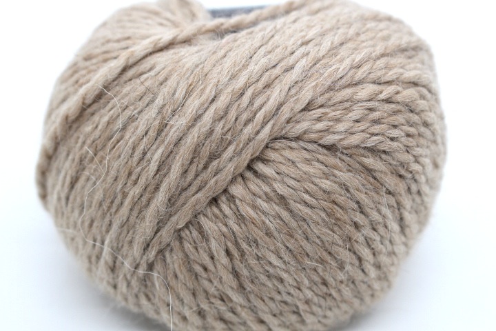 D702 Beige