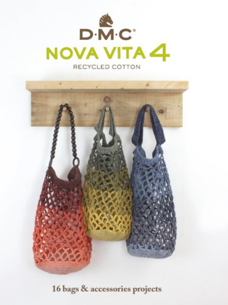 Nova Vita 4 booklet